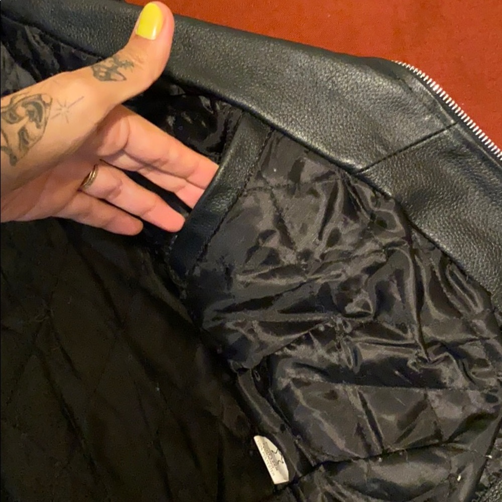 Leather Jacket - Picture 5 of 7